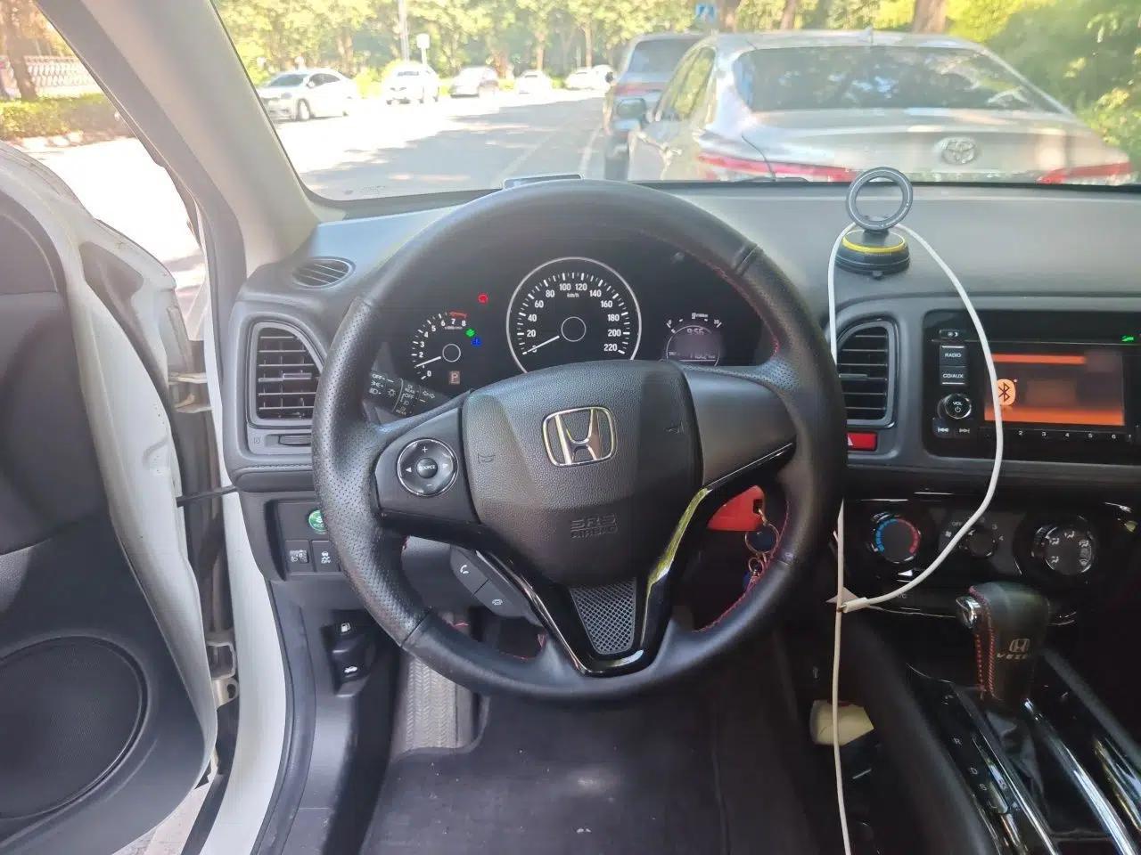 Honda Vezel 2015 1.5L CVT two-wheel drive Comfort trim — миниатюра 10