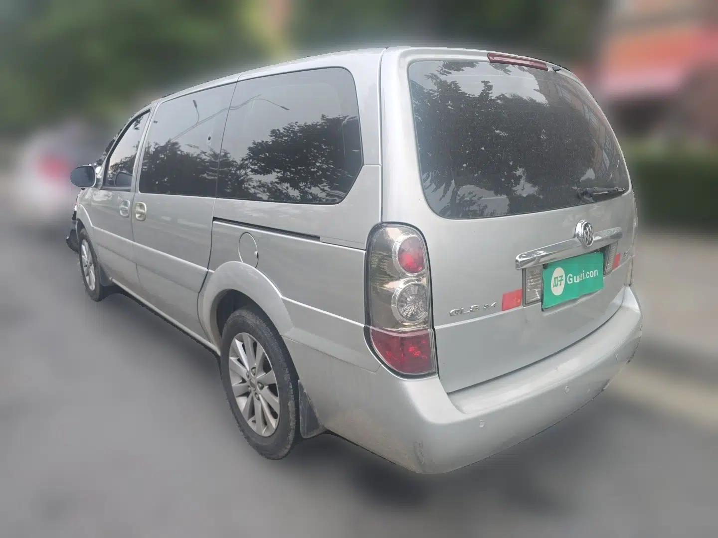 Buick GL8 2011 2.4L CT Comfort Edition — миниатюра 4