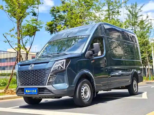Yufeng 2023 V9+ 2.3T Manual Front-Wheel Drive Van Long Wheelbase High Roof 3-Seater