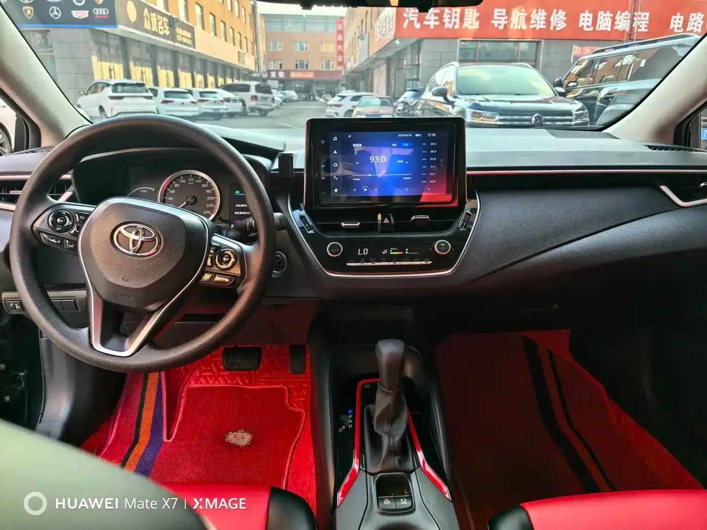 2021 Toyota Corolla Hybrid 1.8L E-CVT Elite Edition — миниатюра 13