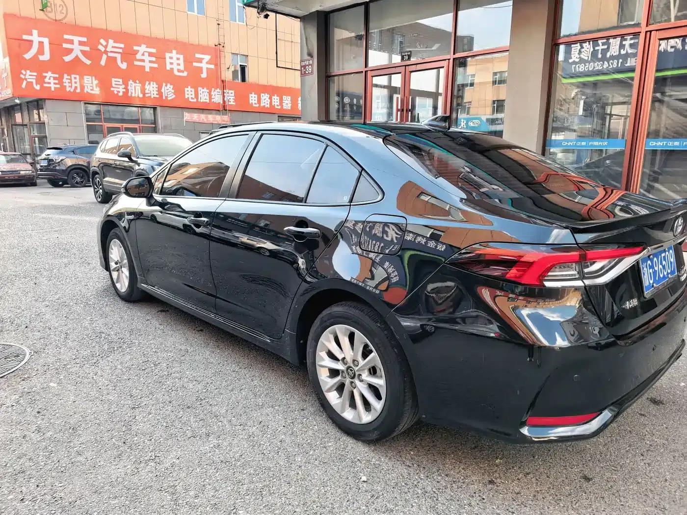 2021 Toyota Corolla Hybrid 1.8L E-CVT Elite Edition — миниатюра 3