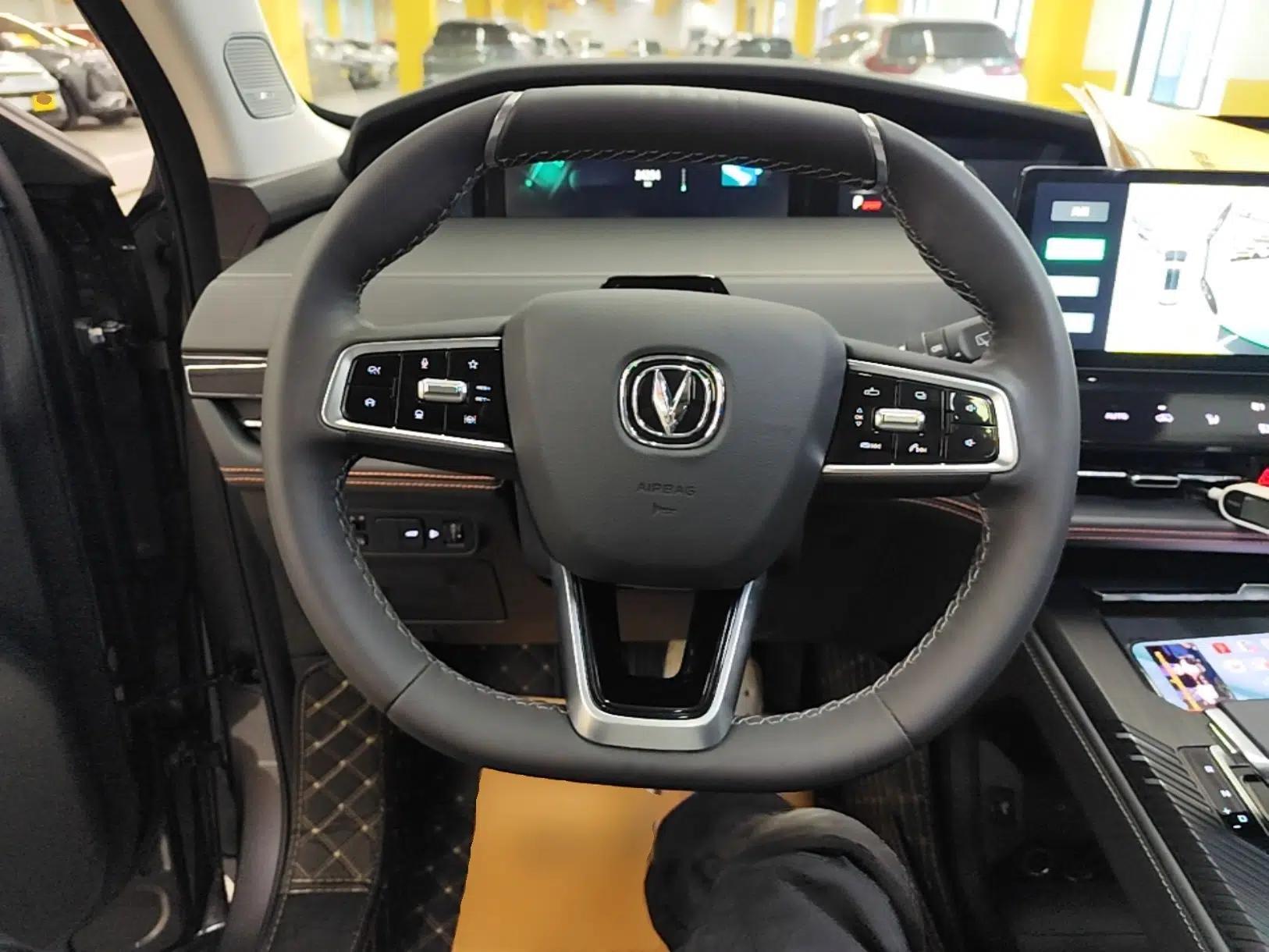 CHANGAN UNI-K 2021 2.0T All-Wheel Drive Prestige Version — миниатюра 13