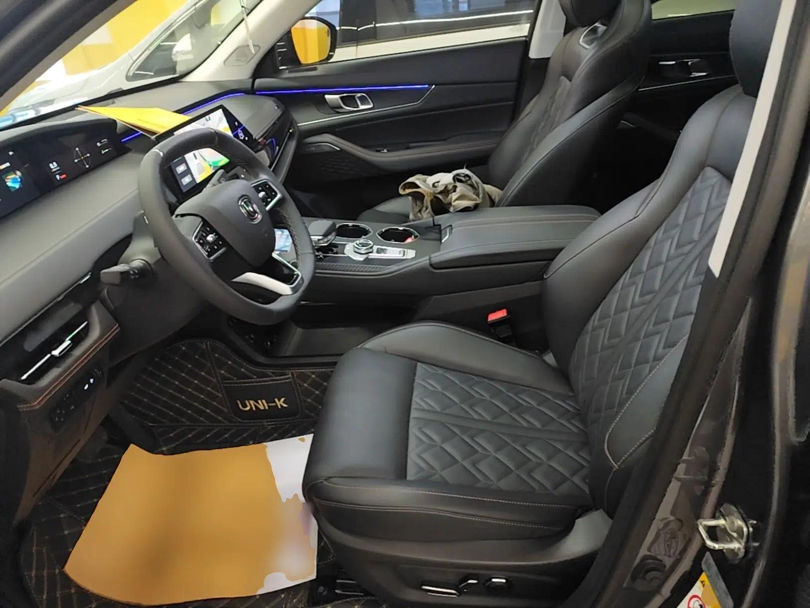 CHANGAN UNI-K 2021 2.0T All-Wheel Drive Prestige Version — миниатюра 17