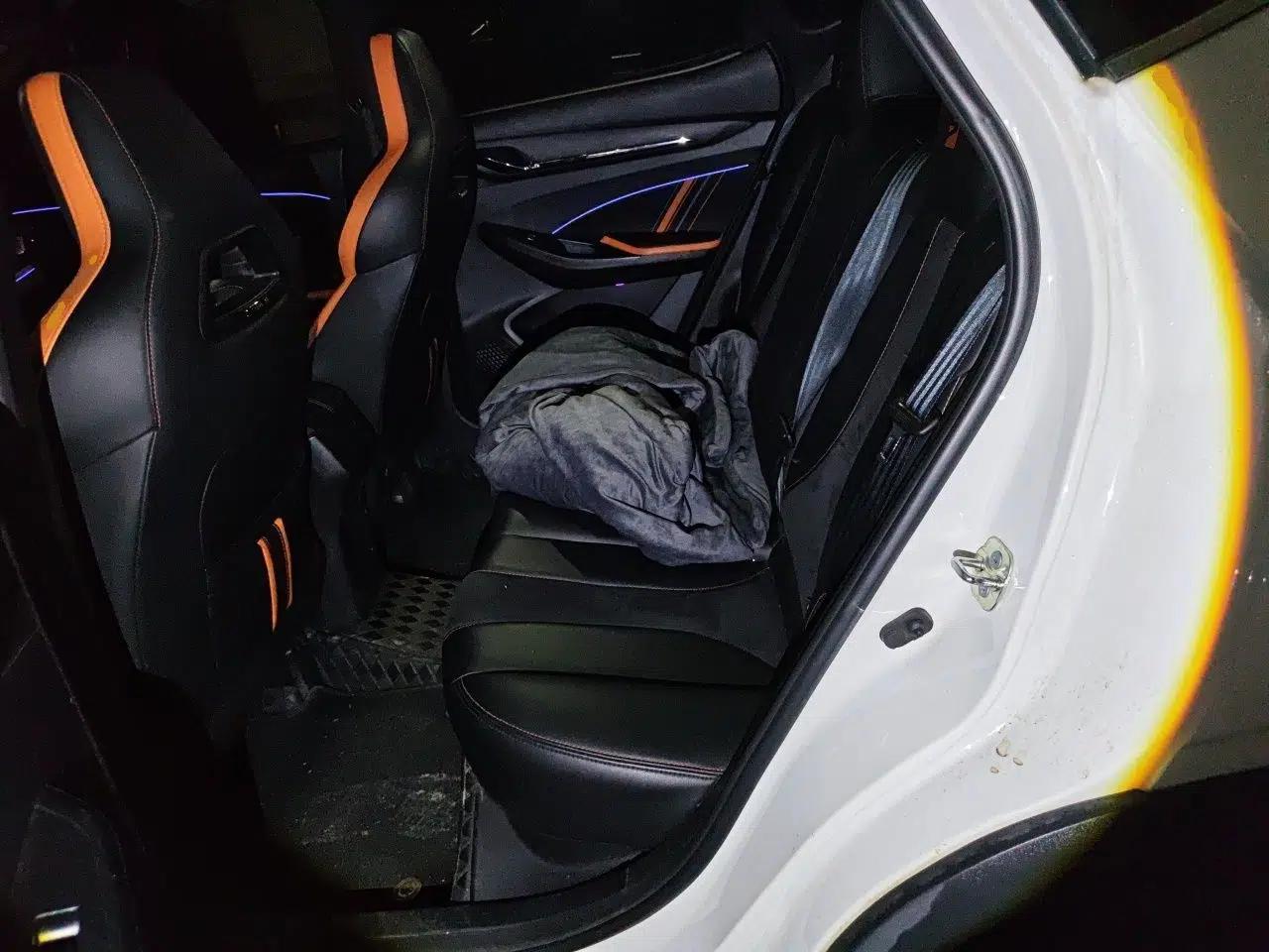 CHANGAN OSHAN X5 2022 Sport Edition 1.5T DCT Cyclone Assault — миниатюра 17