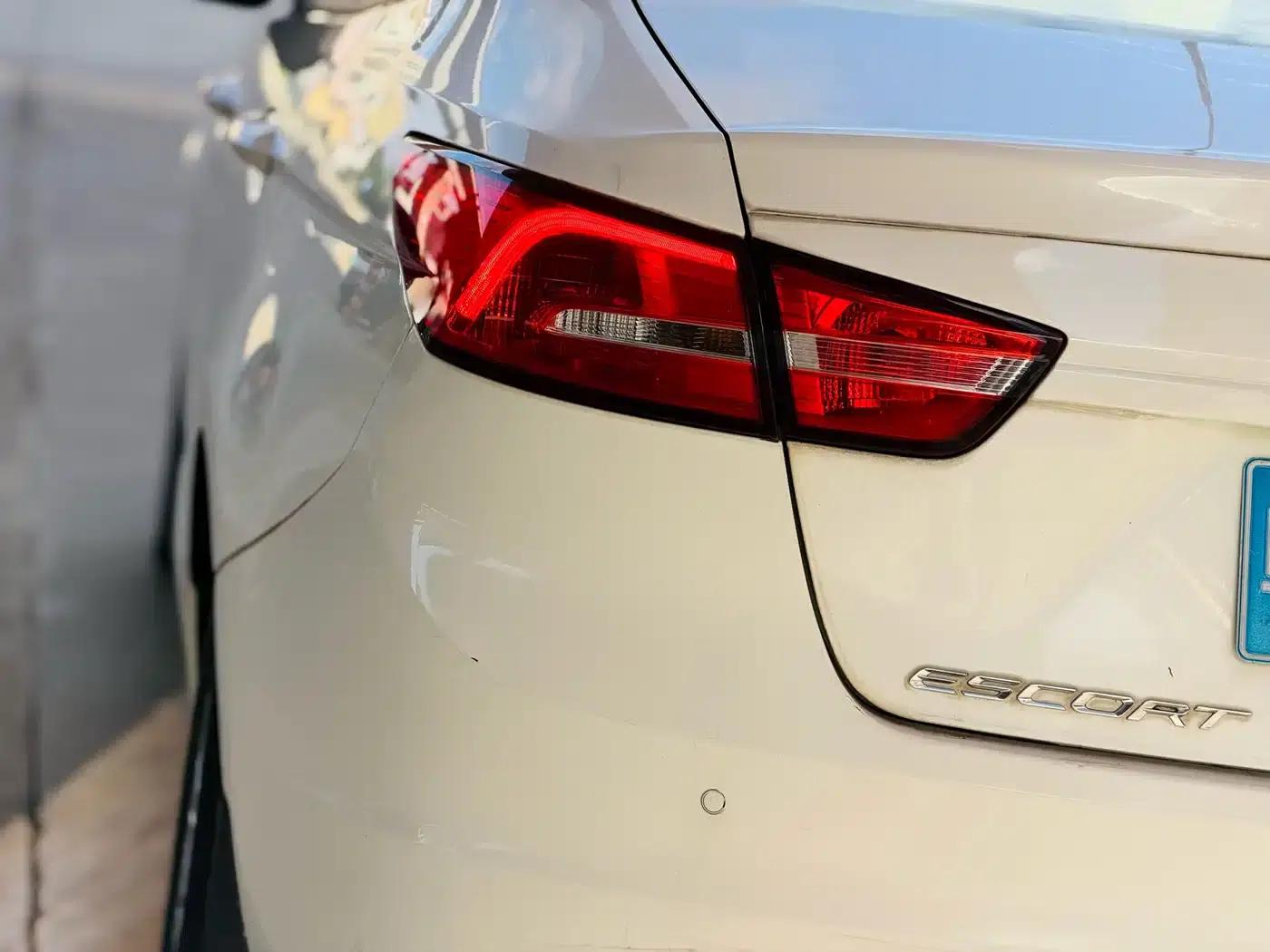 Ford Focus 2015 1.5L Automatic Comfort Model — миниатюра 11