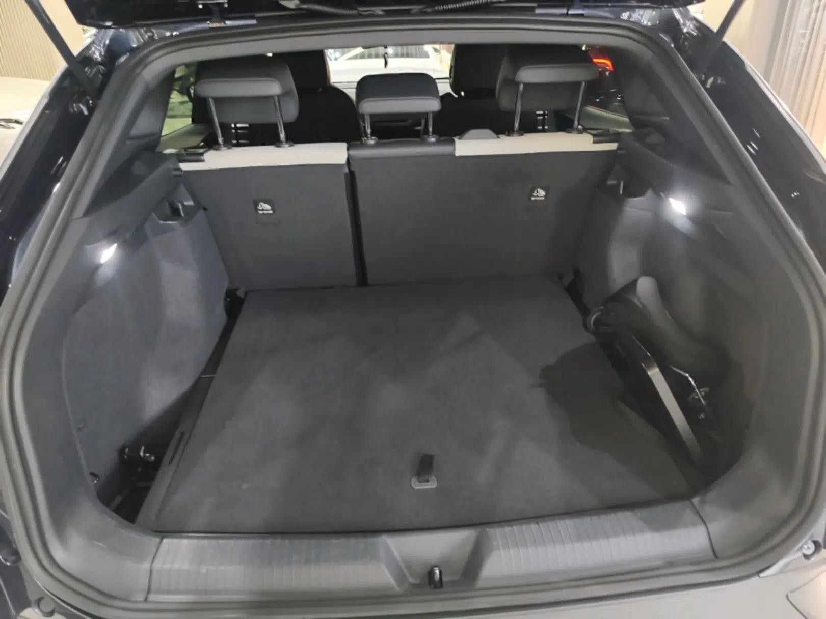 Volkswagen ID.4 CROZZ 2022 Standard Range PURE Edition — миниатюра 22