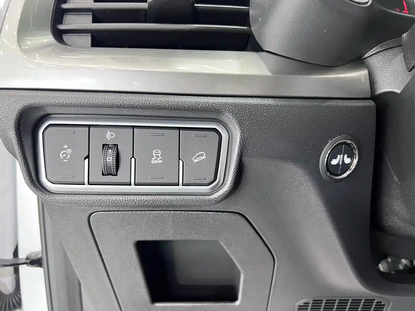 Haval H6 2023 National Trend Edition 1.5T Automatic Urban Edition — миниатюра 9