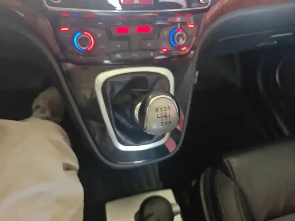 Haval H6 2015 Sport Edition 1.5T Manual 2WD Elite — миниатюра 15
