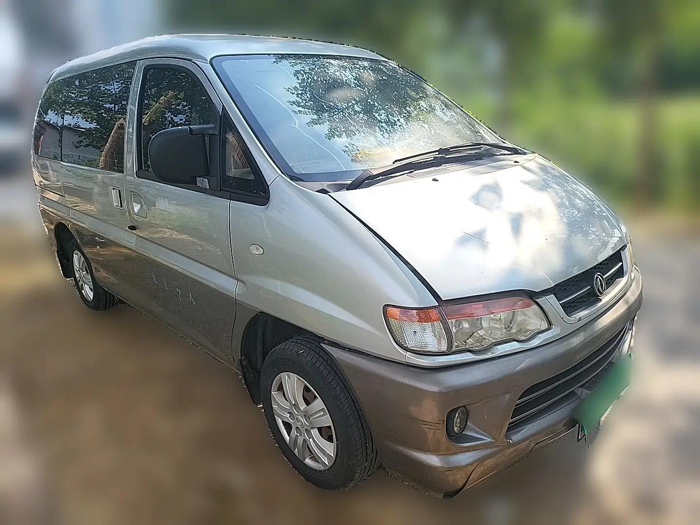 FORTHING Lingzhi 2014 V3 1.5L 7-Seater Luxury Model — миниатюра 3