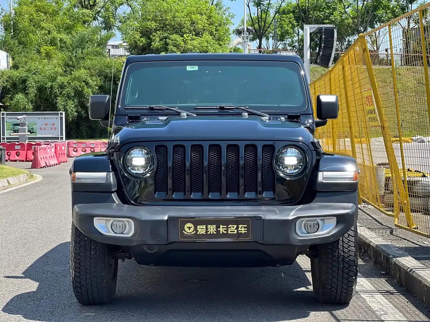 2021 Jeep Wrangler 2.0T Sahara 4-Door Edition — миниатюра 2