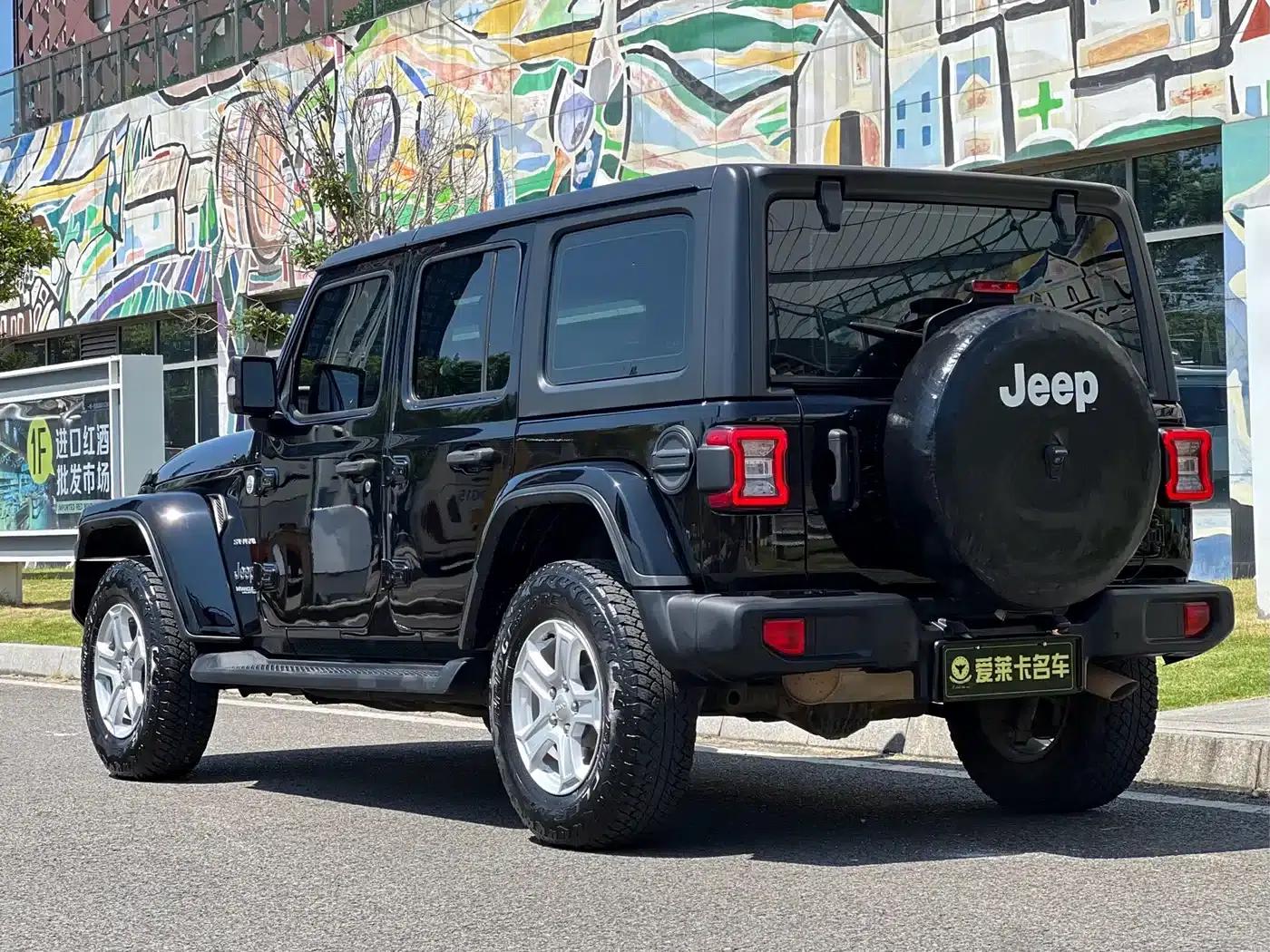 2021 Jeep Wrangler 2.0T Sahara 4-Door Edition — миниатюра 3