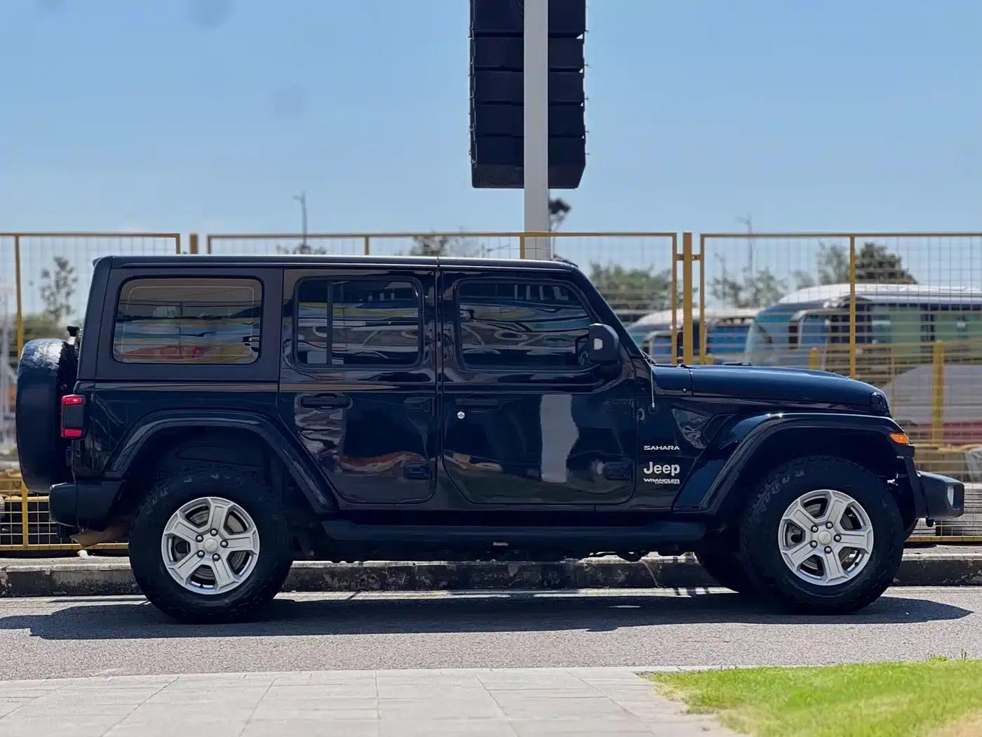 2021 Jeep Wrangler 2.0T Sahara 4-Door Edition — миниатюра 6