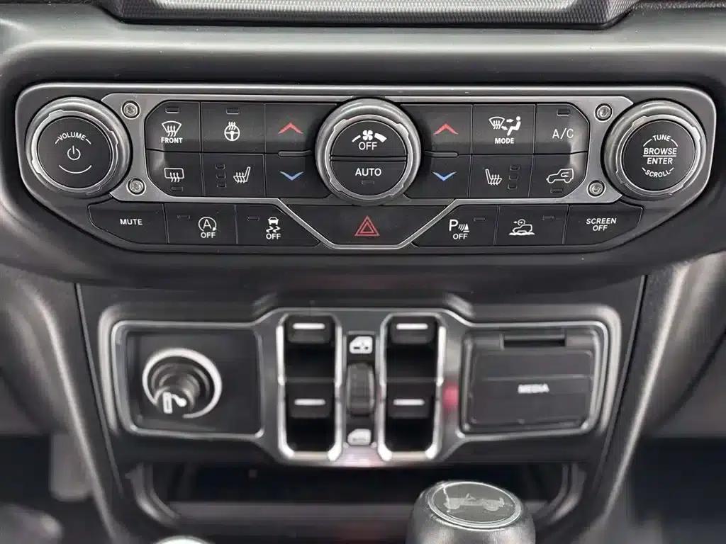 2022 Jeep Wrangler 2.0T Highland 4-Door — миниатюра 22