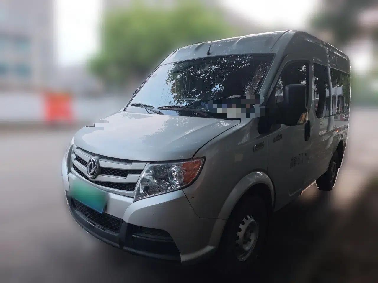 Dongfeng Yufeng 2021 2.5T V9 Value-Added Logistics Vehicle Short Wheelbase Mid-Roof Design 5-9 Seater China V Emission Standard ZD25 — миниатюра 1