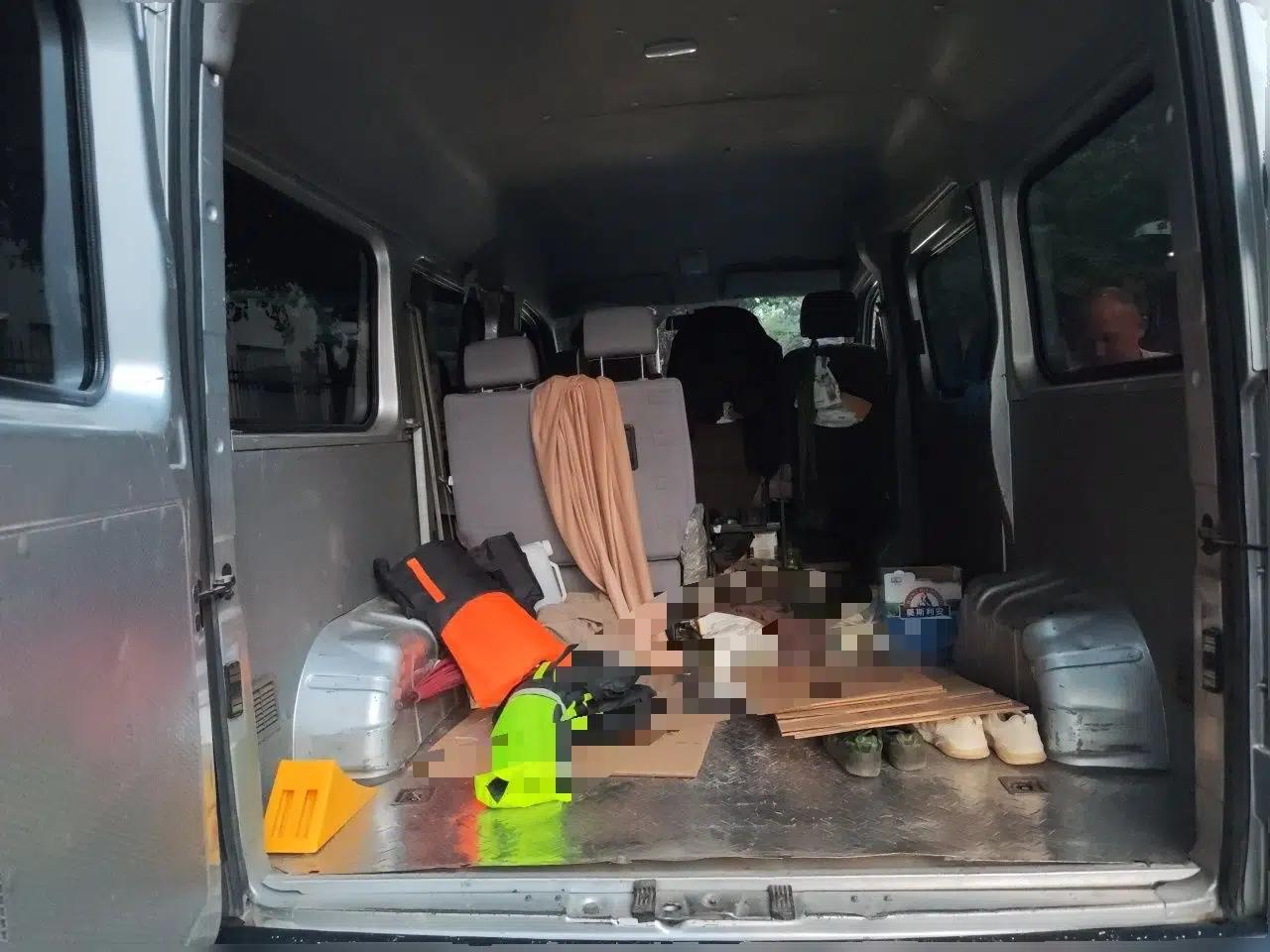 Dongfeng Yufeng 2021 2.5T V9 Value-Added Logistics Vehicle Short Wheelbase Mid-Roof Design 5-9 Seater China V Emission Standard ZD25 — миниатюра 19