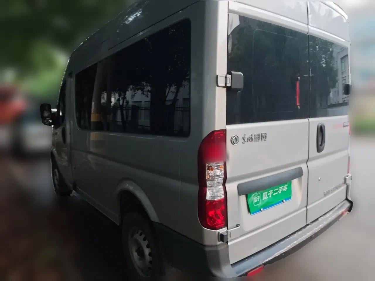 Dongfeng Yufeng 2021 2.5T V9 Value-Added Logistics Vehicle Short Wheelbase Mid-Roof Design 5-9 Seater China V Emission Standard ZD25 — миниатюра 4