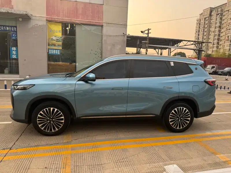 Chery Tiggo 8 PLUS C-DM 2025 1.5T Premium Edition — миниатюра 4