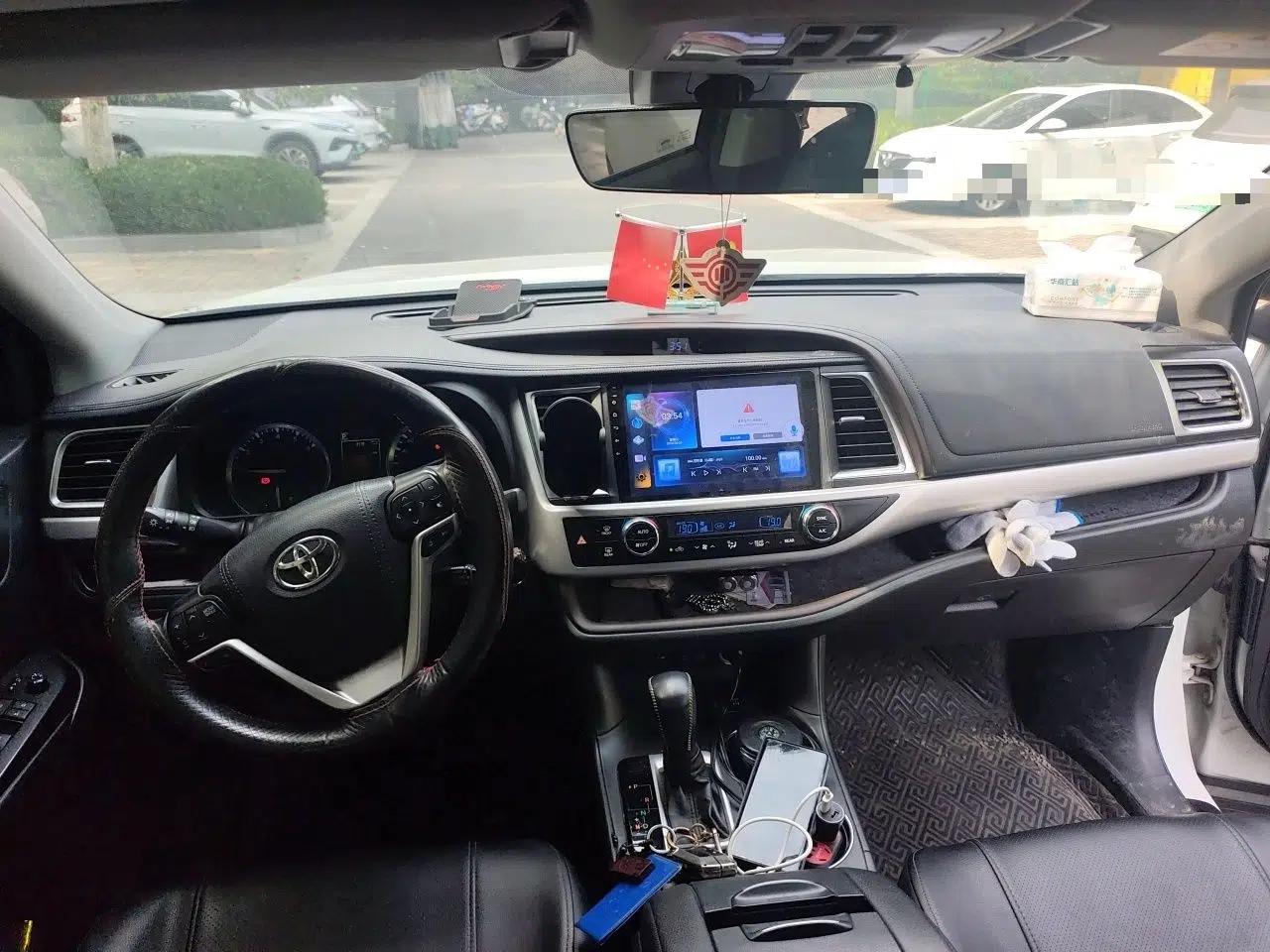 Toyota Highlander 2018 2.0T Four-Wheel Drive Luxury Version 7 Seats China VI Standard — миниатюра 18