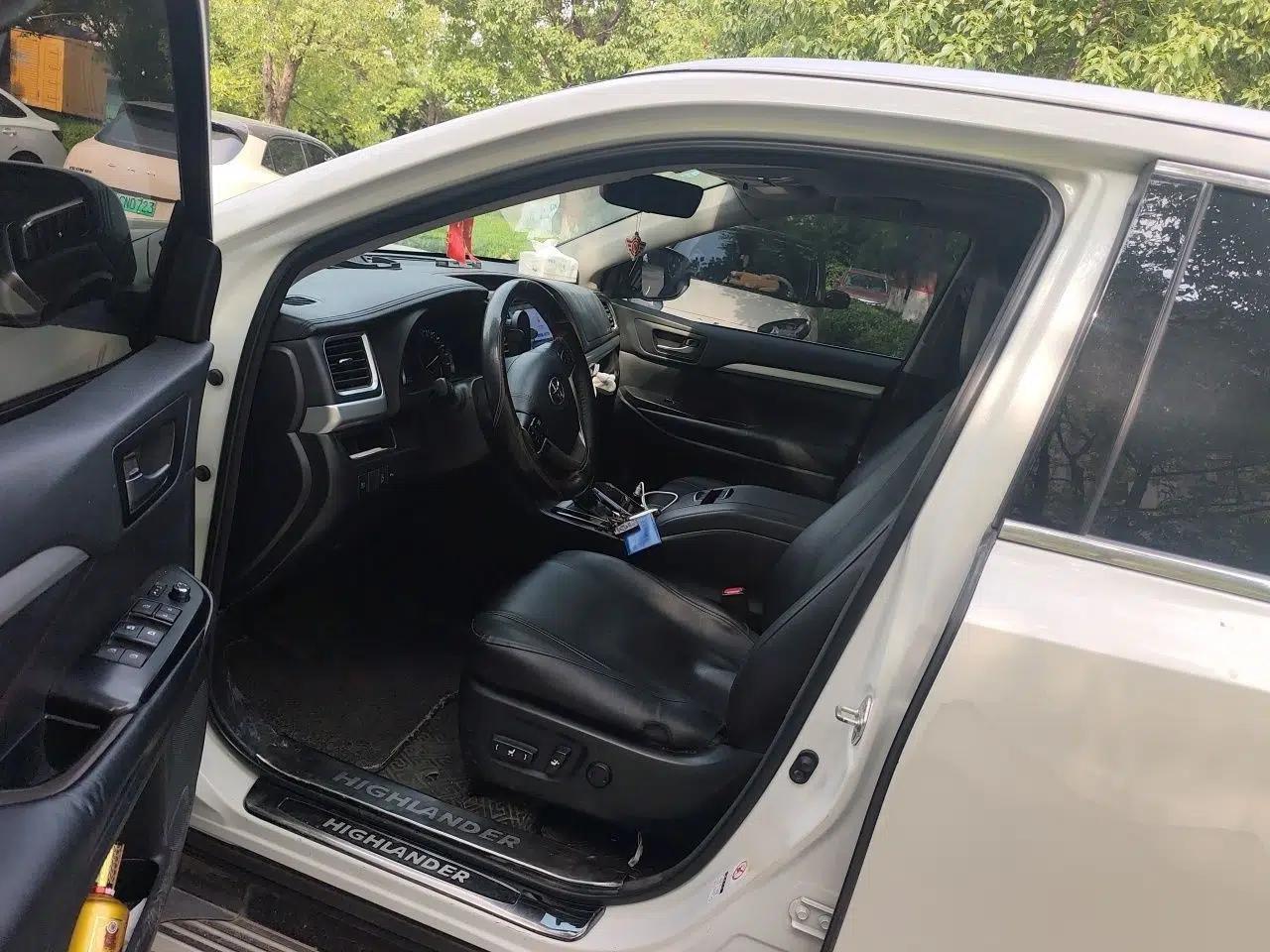 Toyota Highlander 2018 2.0T Four-Wheel Drive Luxury Version 7 Seats China VI Standard — миниатюра 19