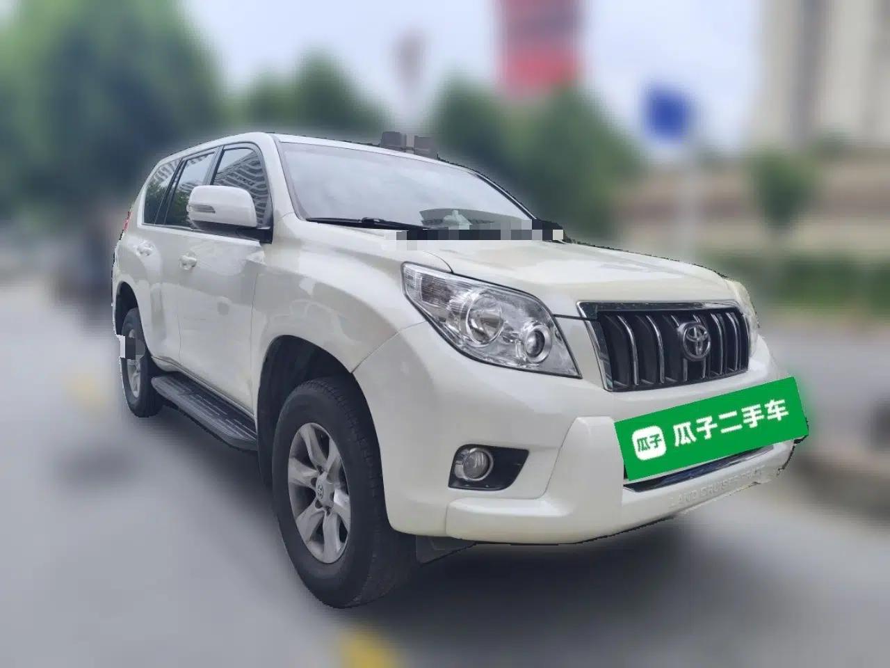 Toyota Prado 2010 2.7L Automatic Standard Edition — миниатюра 3