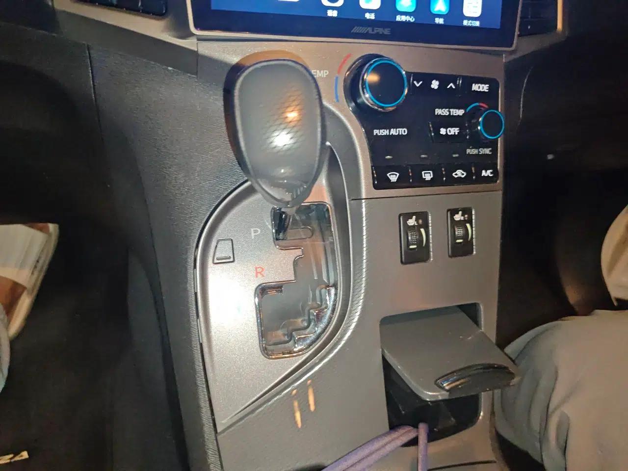 Toyota Venza 2013 2.7L 4x4 Luxury Edition — миниатюра 14