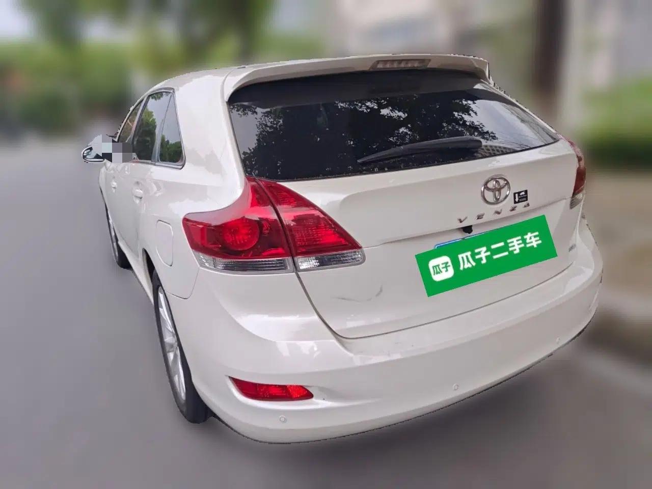 Toyota Venza 2013 2.7L 4x4 Luxury Edition — миниатюра 4