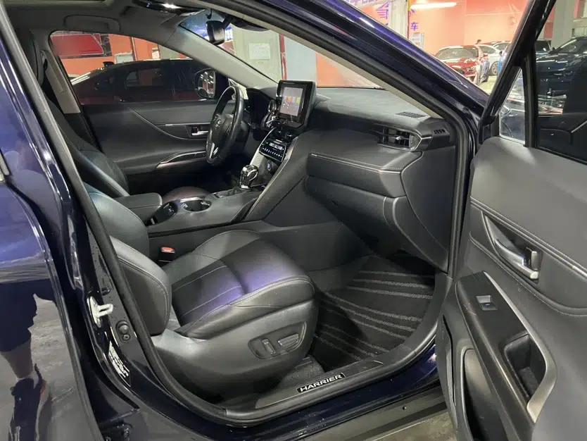 Toyota Harrier 2022 2.0L CVT Two-Wheel Drive Luxury Edition — миниатюра 35