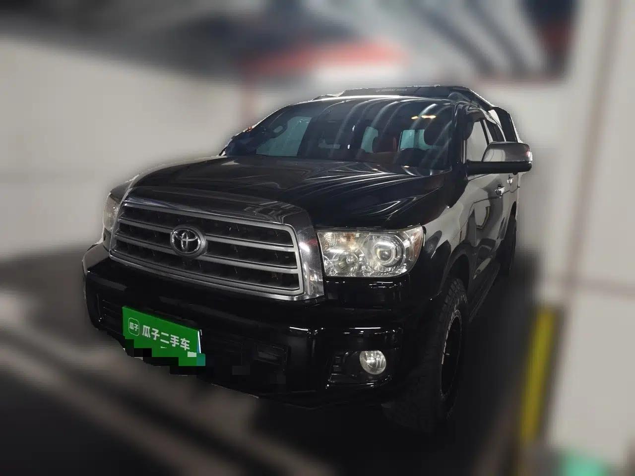 Toyota Sequoia Toyota Sequoia 2011, 5.7-liter V8, automatic transmission, gasoline, seven seats, parallel import. — миниатюра 1