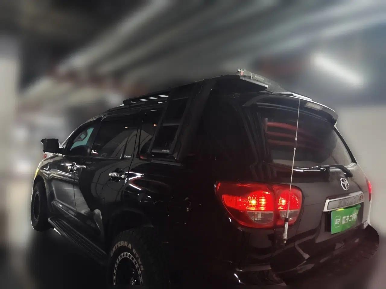 Toyota Sequoia Toyota Sequoia 2011, 5.7-liter V8, automatic transmission, gasoline, seven seats, parallel import. — миниатюра 4