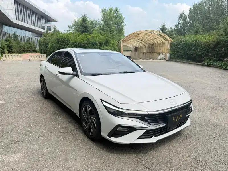 Hyundai Elantra 2023 1.5L CVT GLX Elite Edition — миниатюра 3