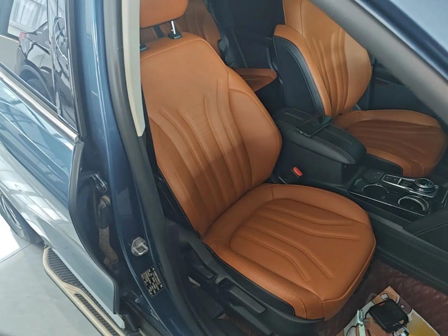 Ford Escape 2020 EcoBoost 245 Two-Wheel-Drive Titanium Edition — миниатюра 19