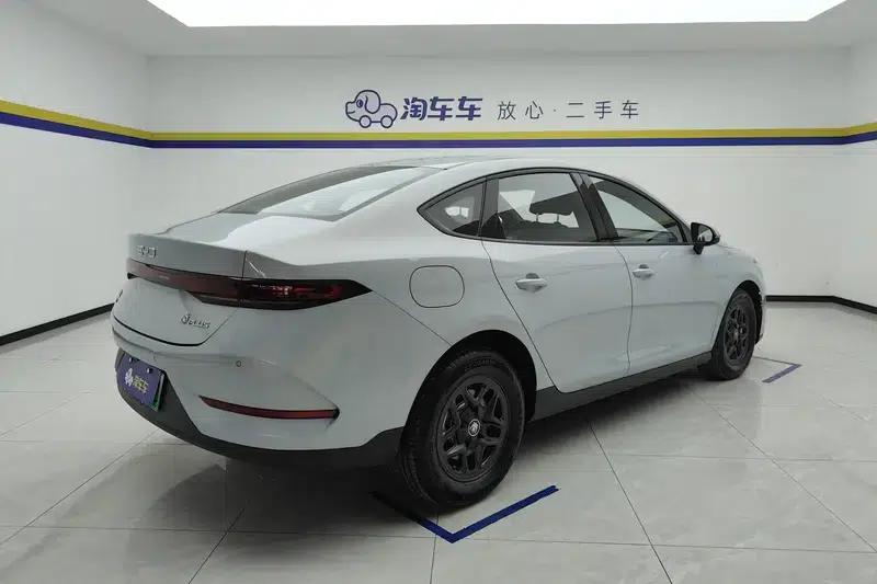Qin PLUS DM 2025 Intelligent Driving Edition DM-i 55KM Leading Model — миниатюра 3