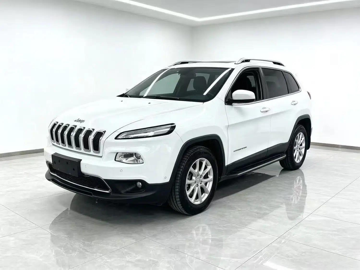 Jeep Cherokee 2016 2.0L Leading Edition — миниатюра 1