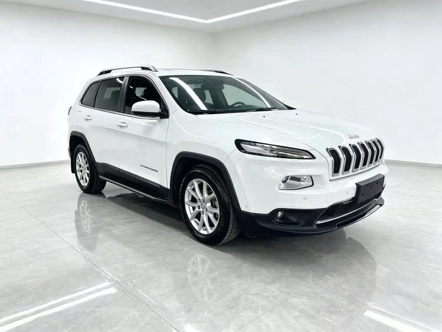 Jeep Cherokee 2016 2.0L Leading Edition — миниатюра 3