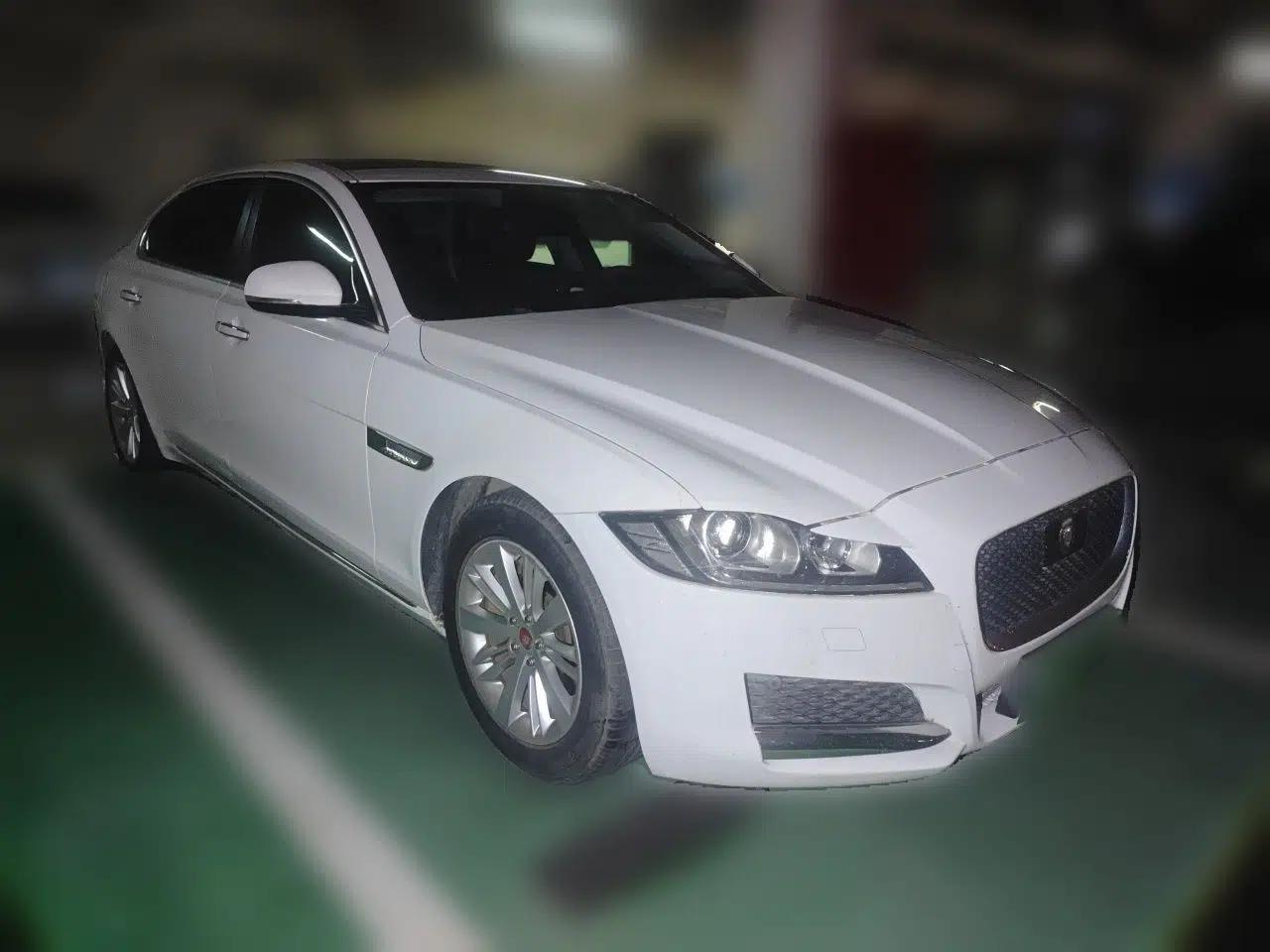 Jaguar XFL 2017 XFL 2.0T 240PS Premium Edition — миниатюра 3