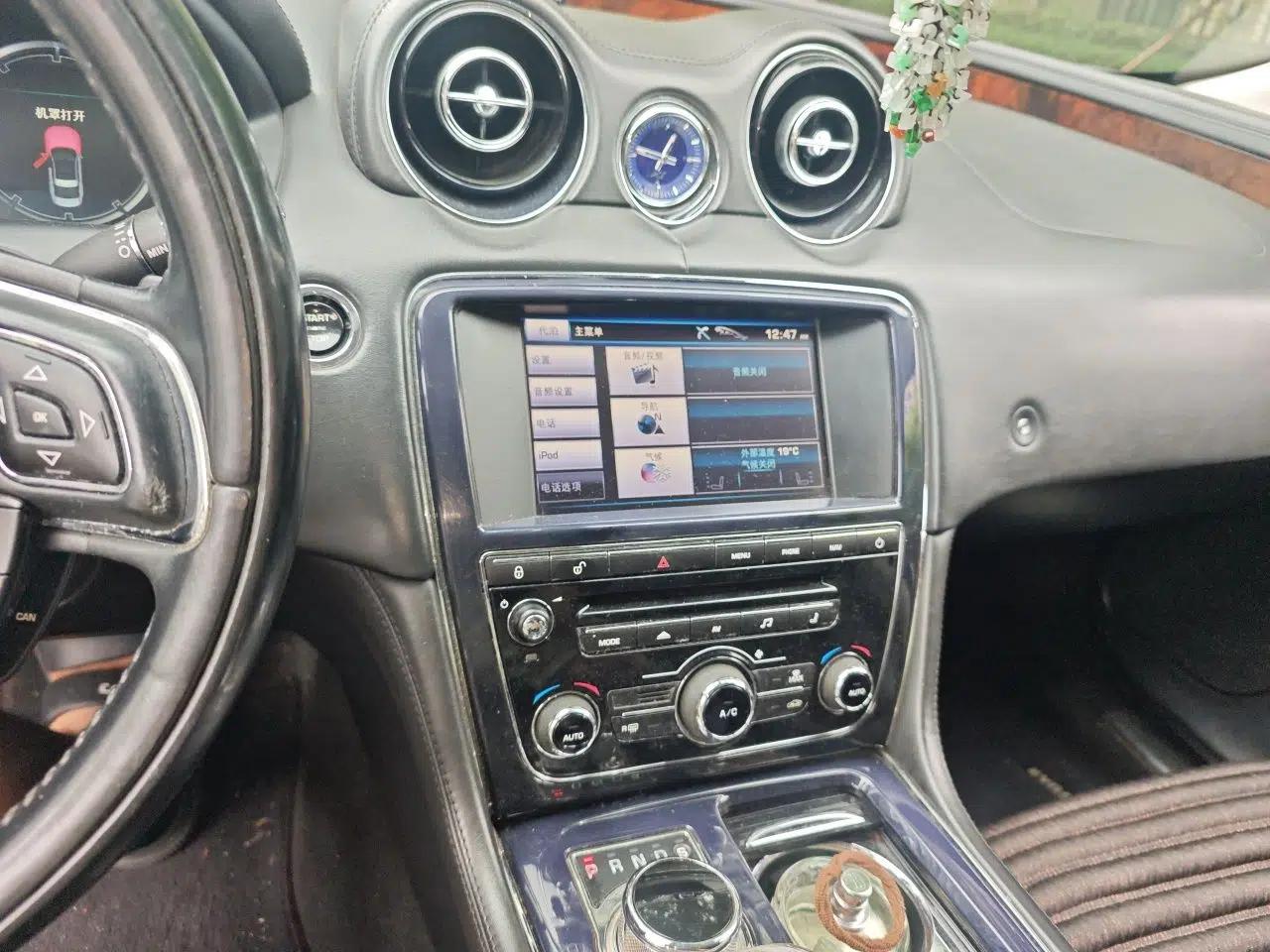 Jaguar XJ 2012 XJL 3.0 Panoramic Business Edition — миниатюра 13