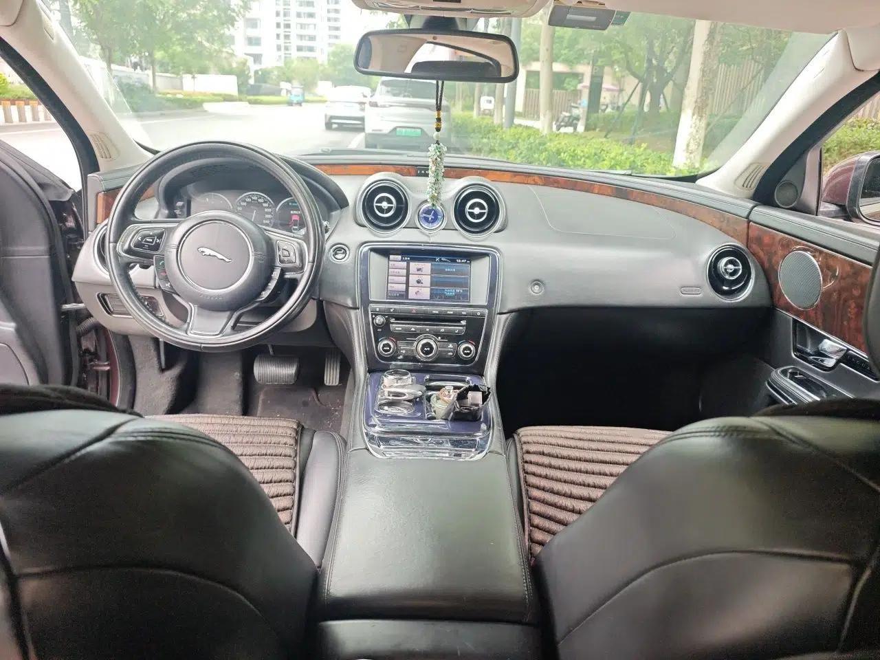 Jaguar XJ 2012 XJL 3.0 Panoramic Business Edition — миниатюра 9