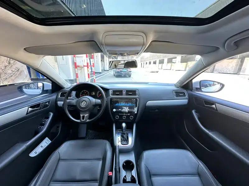 2014 Volkswagen Sagitar 1.6L Automatic Comfort Model — миниатюра 26
