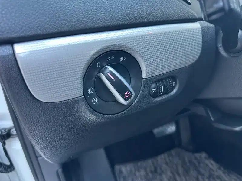 2014 Volkswagen Sagitar 1.6L Automatic Comfort Model — миниатюра 29
