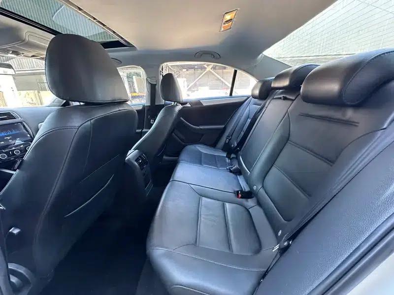 2014 Volkswagen Sagitar 1.6L Automatic Comfort Model — миниатюра 32