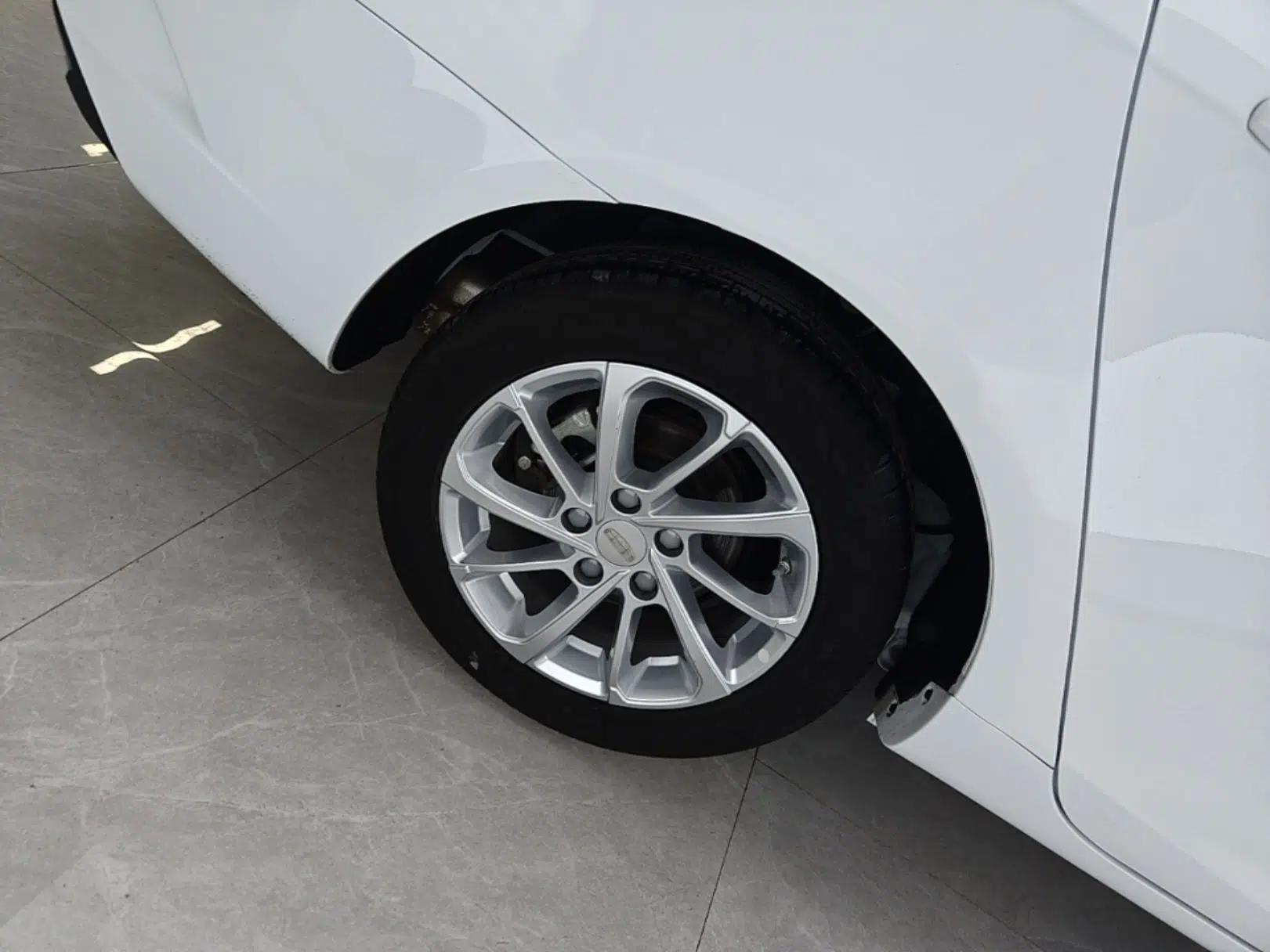 Geely Auto Emgrand 2021 UP 1.5L CVT Luxury Model — миниатюра 11