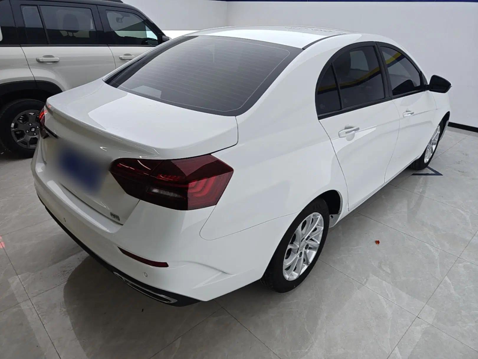 Geely Auto Emgrand 2021 UP 1.5L CVT Luxury Model — миниатюра 6