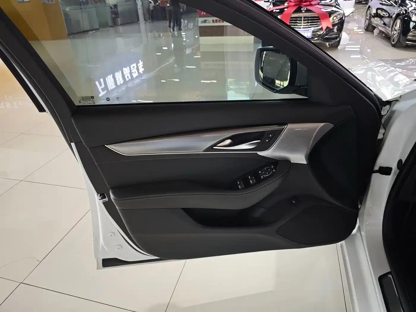 2020 Cadillac CT5 28T Luxury — миниатюра 9