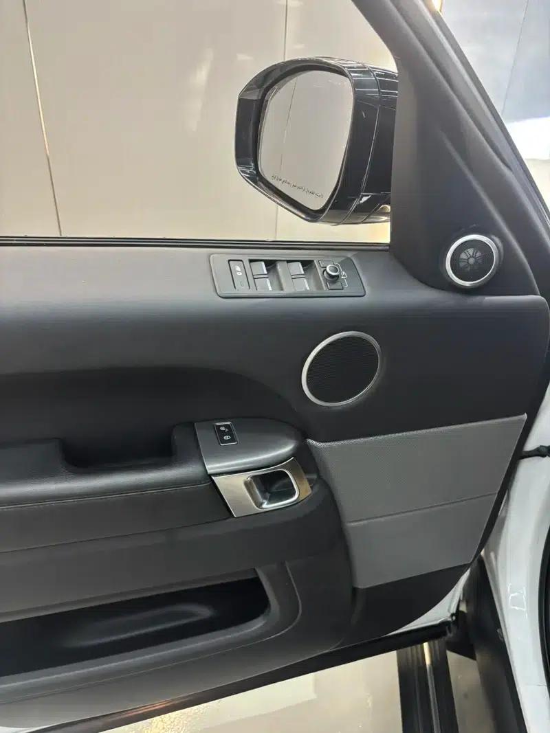 Range Rover Sport 2017 3.0L Automatic 4WD 5-seater Parallel Import — миниатюра 18