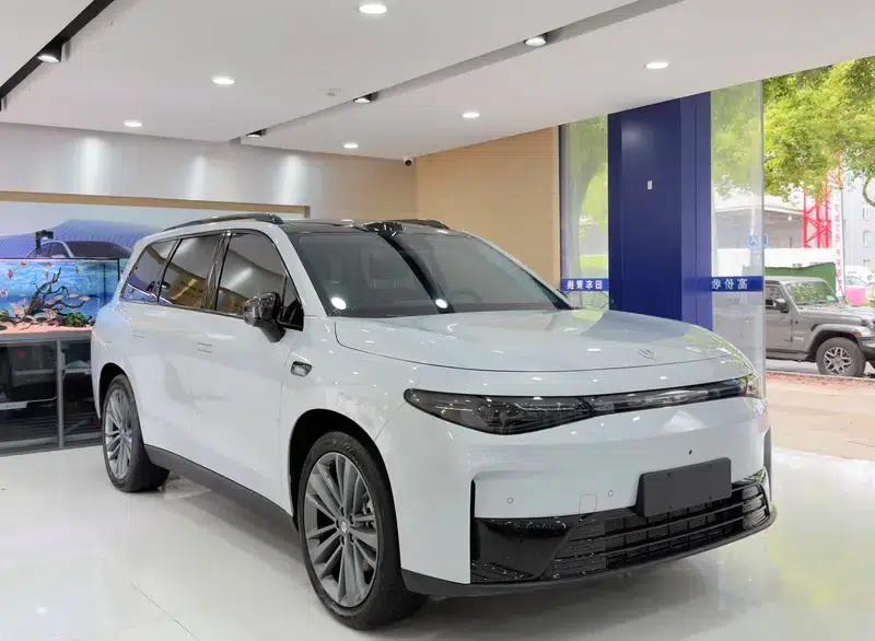 Leapmotor C16 2026 Range Extended Electric Vehicle, 280 LiDAR Smart Edition, 6-Seater — миниатюра 3