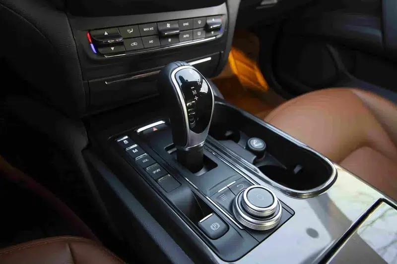 2017 Ghibli 3.0T Standard Edition — миниатюра 24
