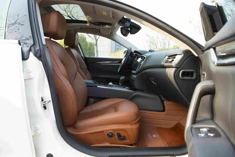 2017 Ghibli 3.0T Standard Edition — миниатюра 26