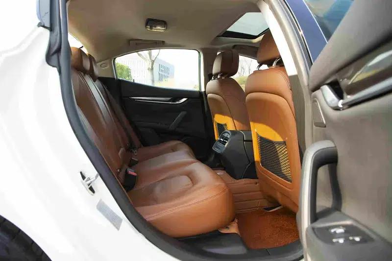 2017 Ghibli 3.0T Standard Edition — миниатюра 29