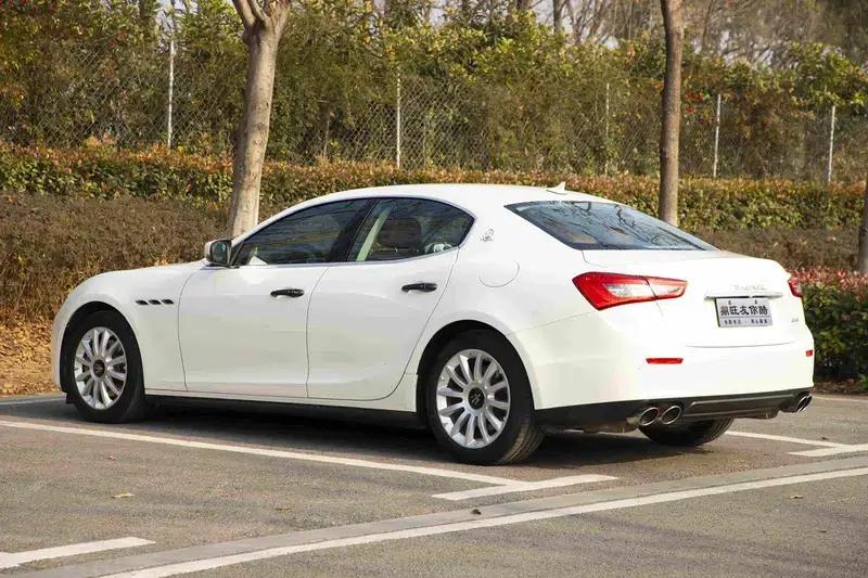 2017 Ghibli 3.0T Standard Edition — миниатюра 5
