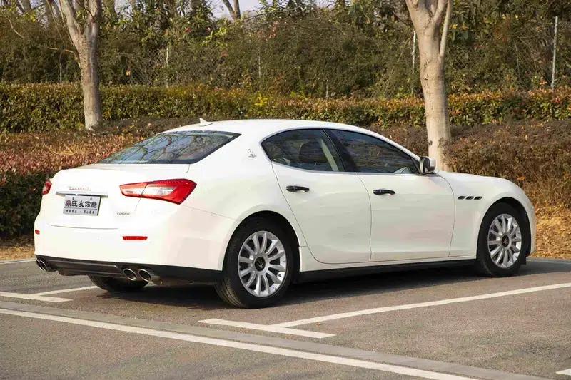 2017 Ghibli 3.0T Standard Edition — миниатюра 7